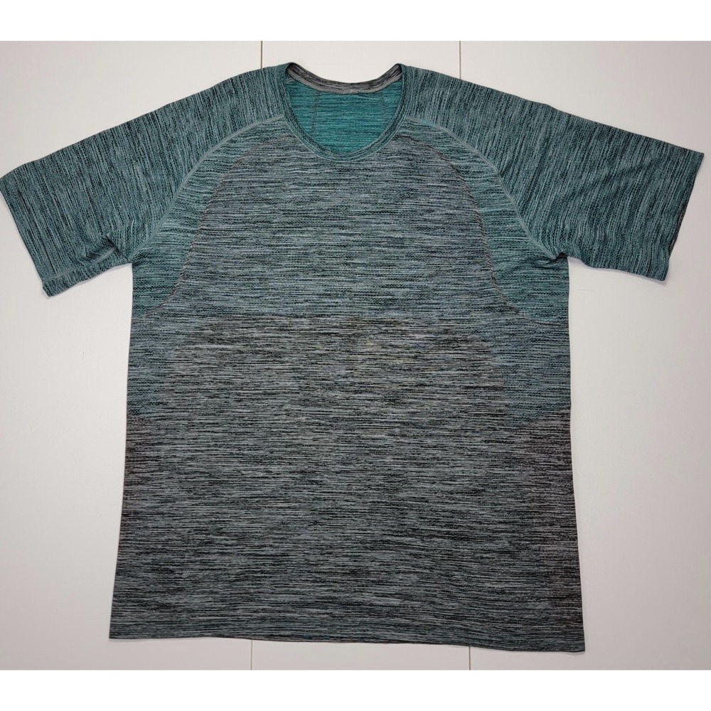 Lululemon Mens Size XXL Metal Vent Tech Short Sleeve Shirt in Blue Gray Ombre